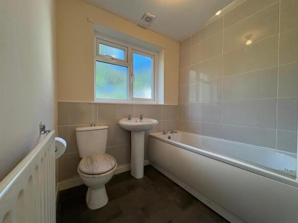 2 bed Detached Bungalow for sale Image 4