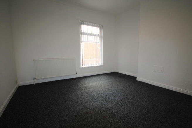 2 bed Terraced to rent Image 7