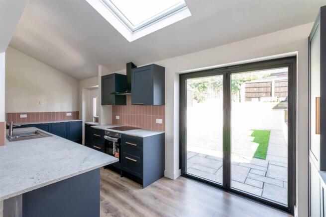 4 bed Detached for sale Image 5