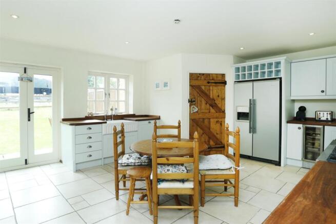 BREAKFAST KITCHEN