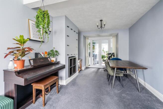 180 Acheson Road_3.jpg