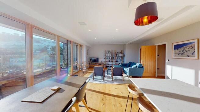 3 bed Penthouse to rent Image 7