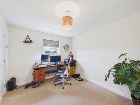 4 bed Detached for sale Image 11