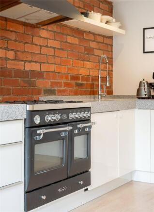 4 bed Semi-Detached for sale Image 12