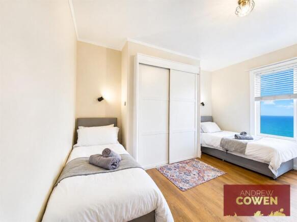2 bed Apartment for sale Image 11