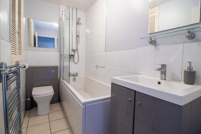 2 bed Terraced to rent Image 7