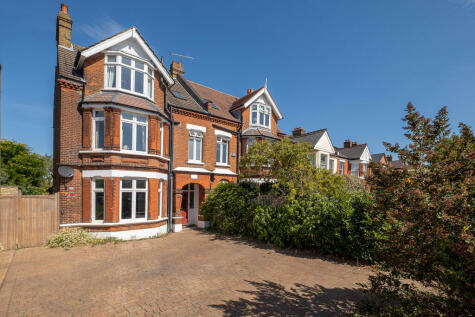 Queens Road, London, SW19