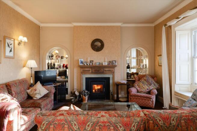 6 bed Detached for sale Image 7