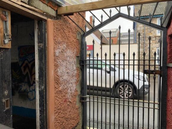 Garage 2 side gate.jpg