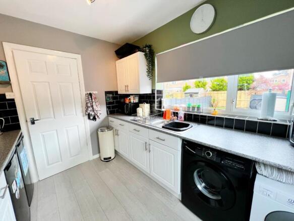 Kitchen 3.jpg