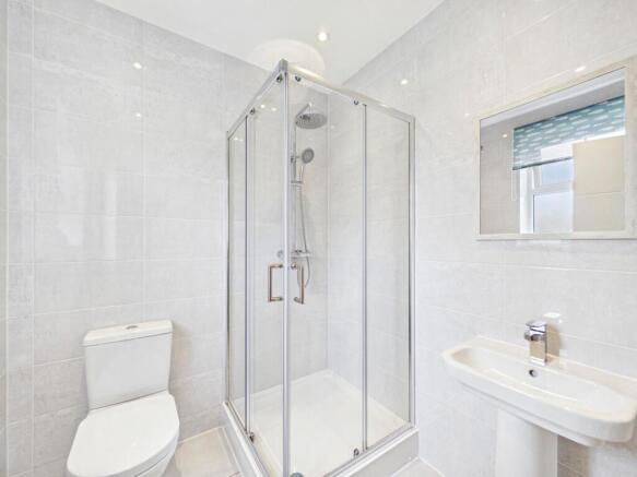 4 bed Detached for sale Image 8