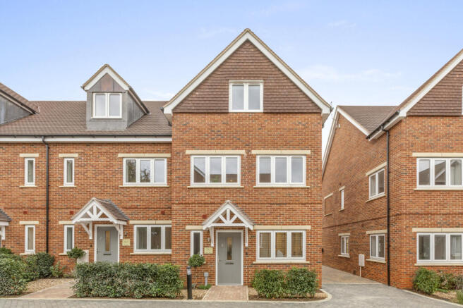 3-bed semi-detached on The Harebell, Jubilee Mews, Downley, £525,000