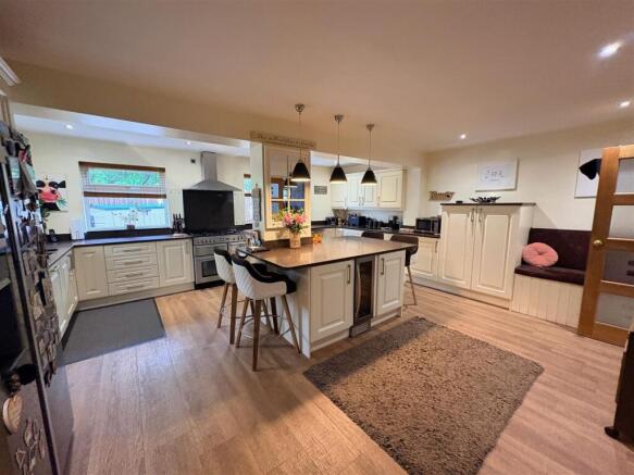 BREAKFAST KITCHEN