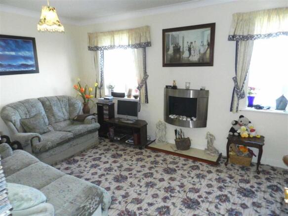 FIRST FLOOR LOUNGE