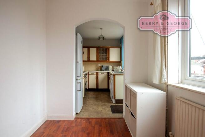 DINING ROOM/ KITCHEN