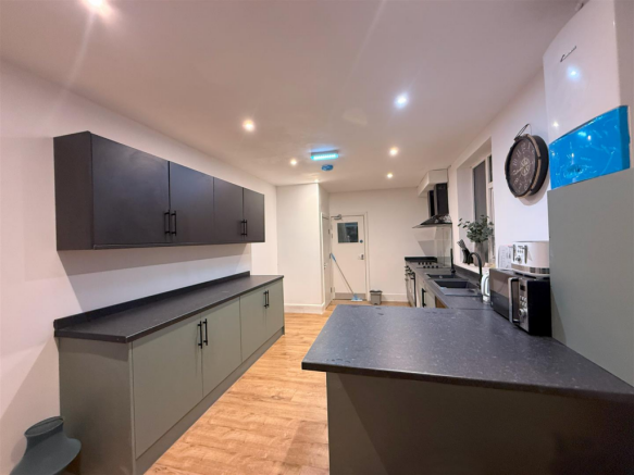 Kitchen 2.png