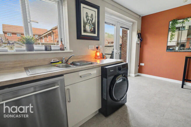 3 bed Semi-Detached for sale Image 12
