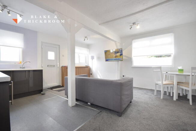 Crossley Avenue, Jaywick, Clacton-on-sea, CO15 2LS photo 4