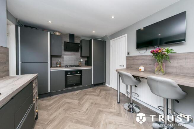 2 bed Terraced for sale Image 2