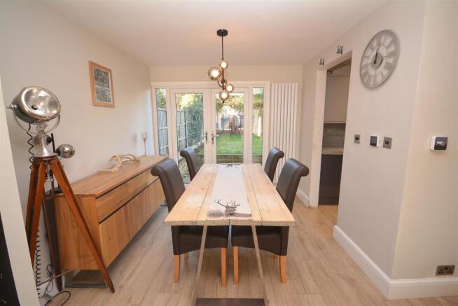 Dining Area.jpg