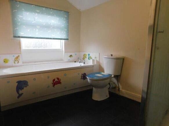 150 Crom Bathroom 2