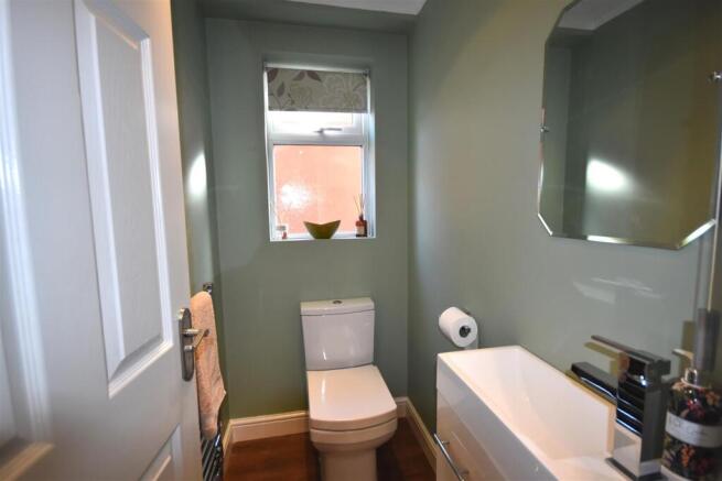 4 bed Detached for sale Image 7