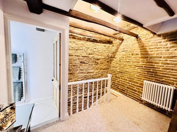 2 bed Terraced to rent Image 10