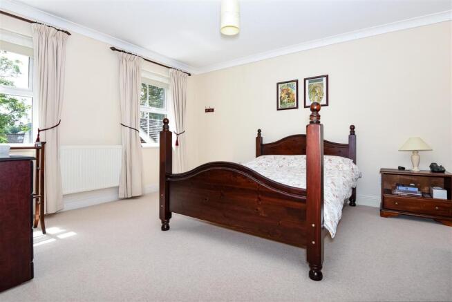 Bed 1.jpg