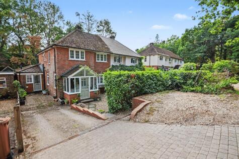 Laurel Grove, Farnham, Surrey, GU10
