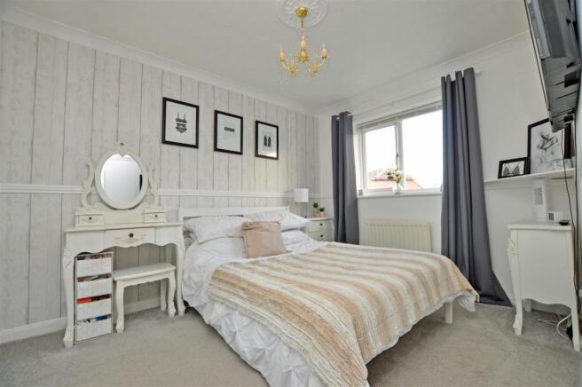 Bedroom 1.jpg