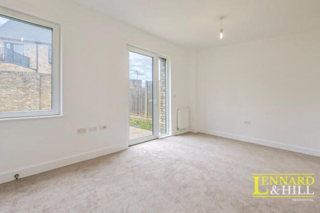 Tilbury Gardens, Tilbury, RM18 7AW photo 4