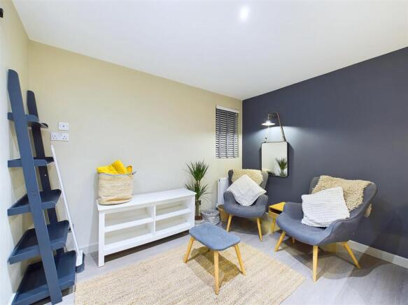 1 bed Apartment to rent Image 4