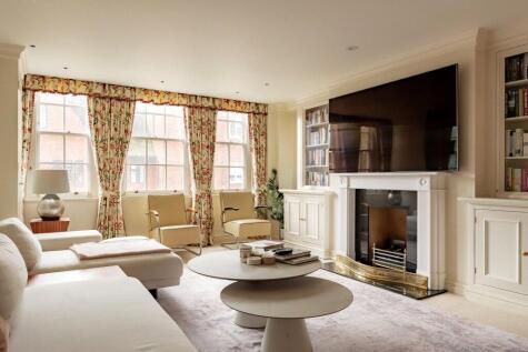 Cranmer Court, Whiteheads Grove, Chelsea, SW3