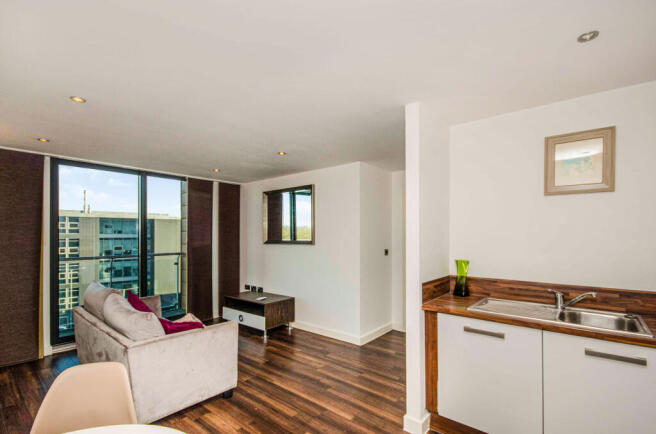 1 bed Flat to rent Image 2