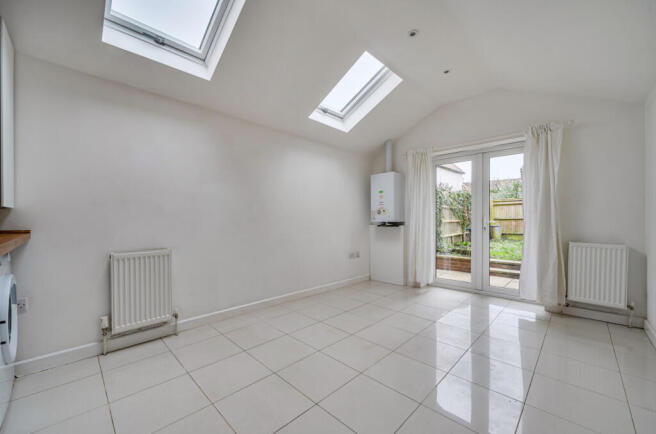 1416909-21-6995c5...