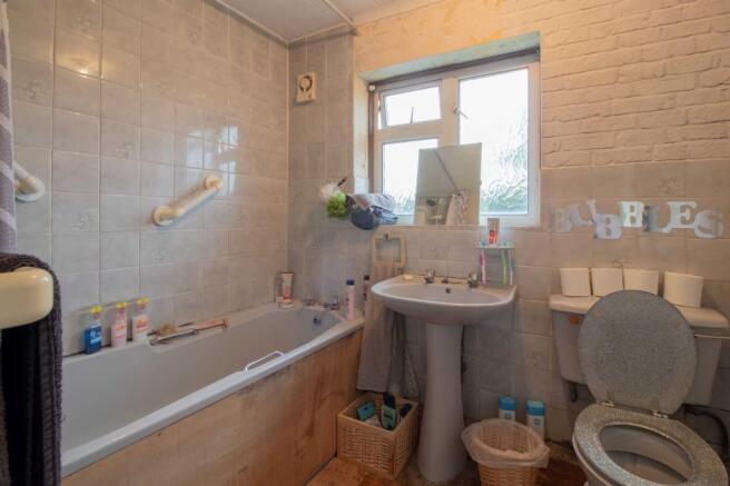 Bathroom (Bathroom)