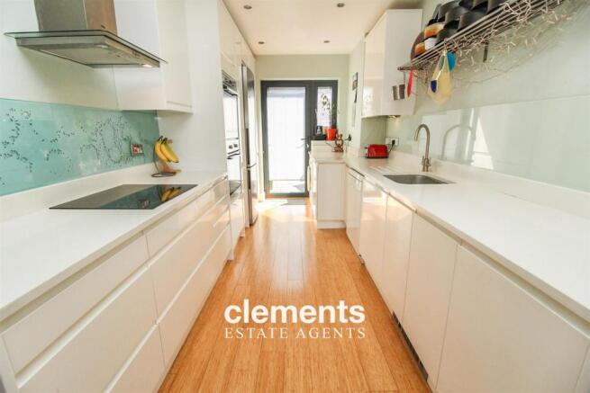 KITCHEN / DINER