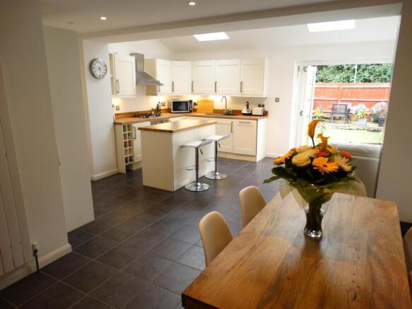 Kitchen Dinier
