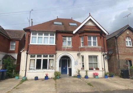 Flat 4, 13 Queens Road, Worthing, West Sussex, BN11 3LX
