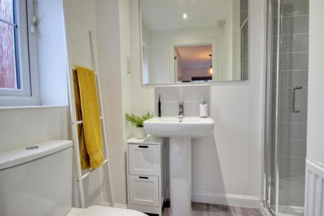 3 bed Semi-Detached for sale Image 6