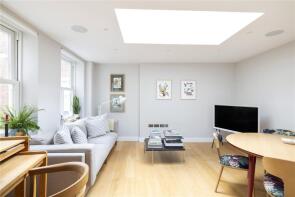 Flat 4, 53a, Fleet Street, London EC4Y 1JU