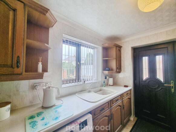 3 bed Semi-Detached for sale Image 10