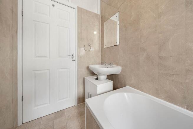2 bed Terraced for sale Image 8