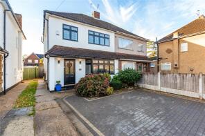 12, Pinecroft, Gidea Park, Romford RM2 6DG