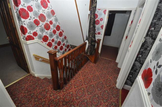 FIRST FLOOR LANDING