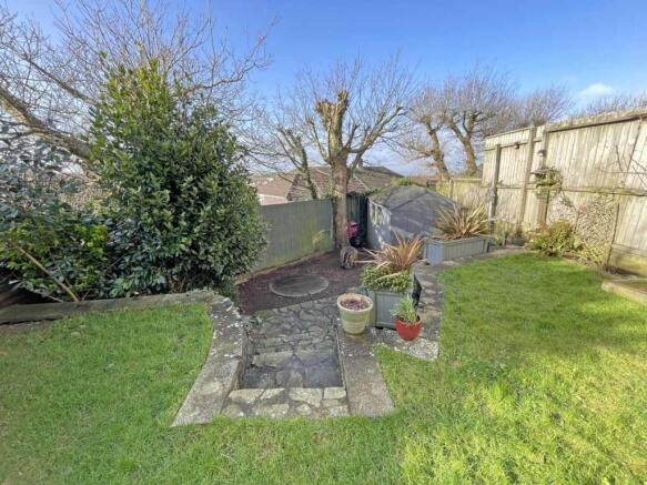 Dayton Close 51 Garden 4.jpg