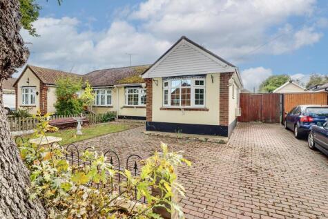 * SOUTH WEST BACKING * Eastwood Old Road, Leigh-on-Sea