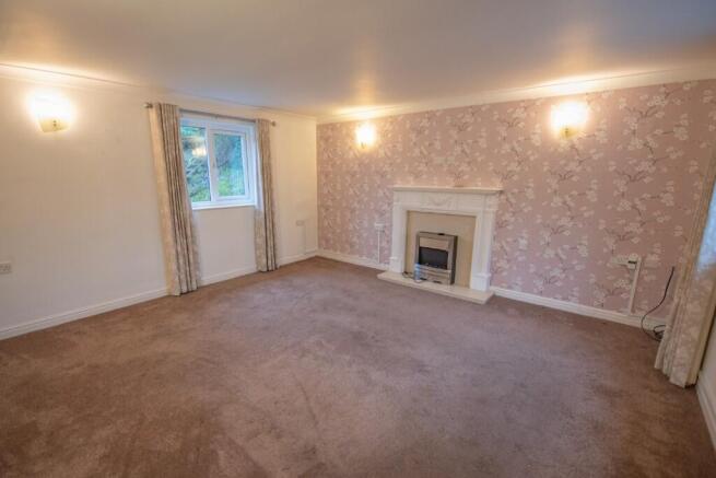 2 bed Apartment for sale Image 5