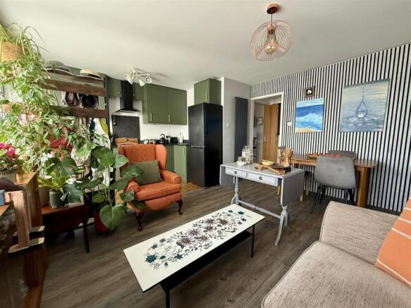 Living Area: