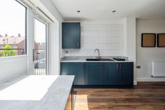 2 bed Flat for sale Image 6